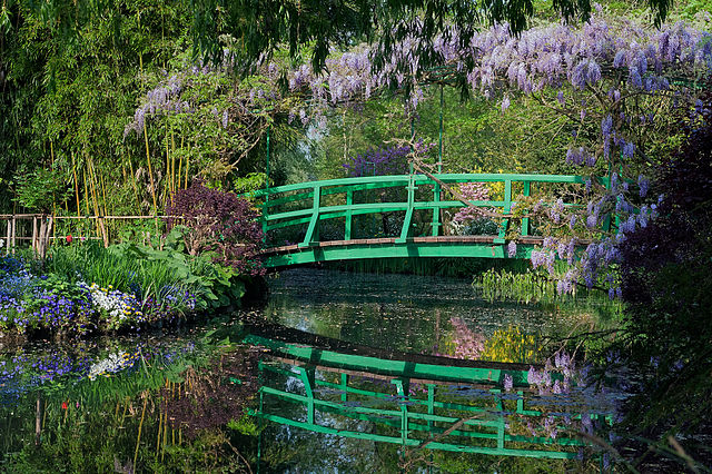 Le Pont Japonais, vu du bassin des Nymphéas